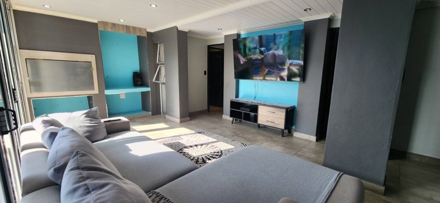 4 Bedroom Property for Sale in Weltevreden Valley Western Cape